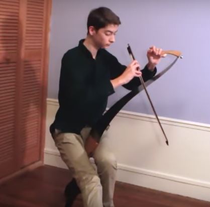 Gregoire Blanc playing Gounod's famous 'Ave Maria' on a musical saw